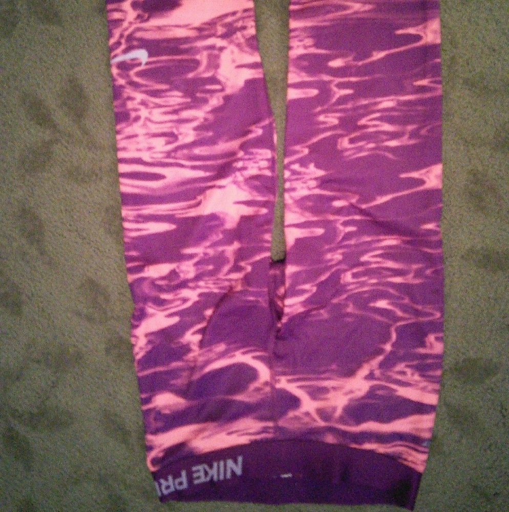 Women's Athletic Nike Pro Capris